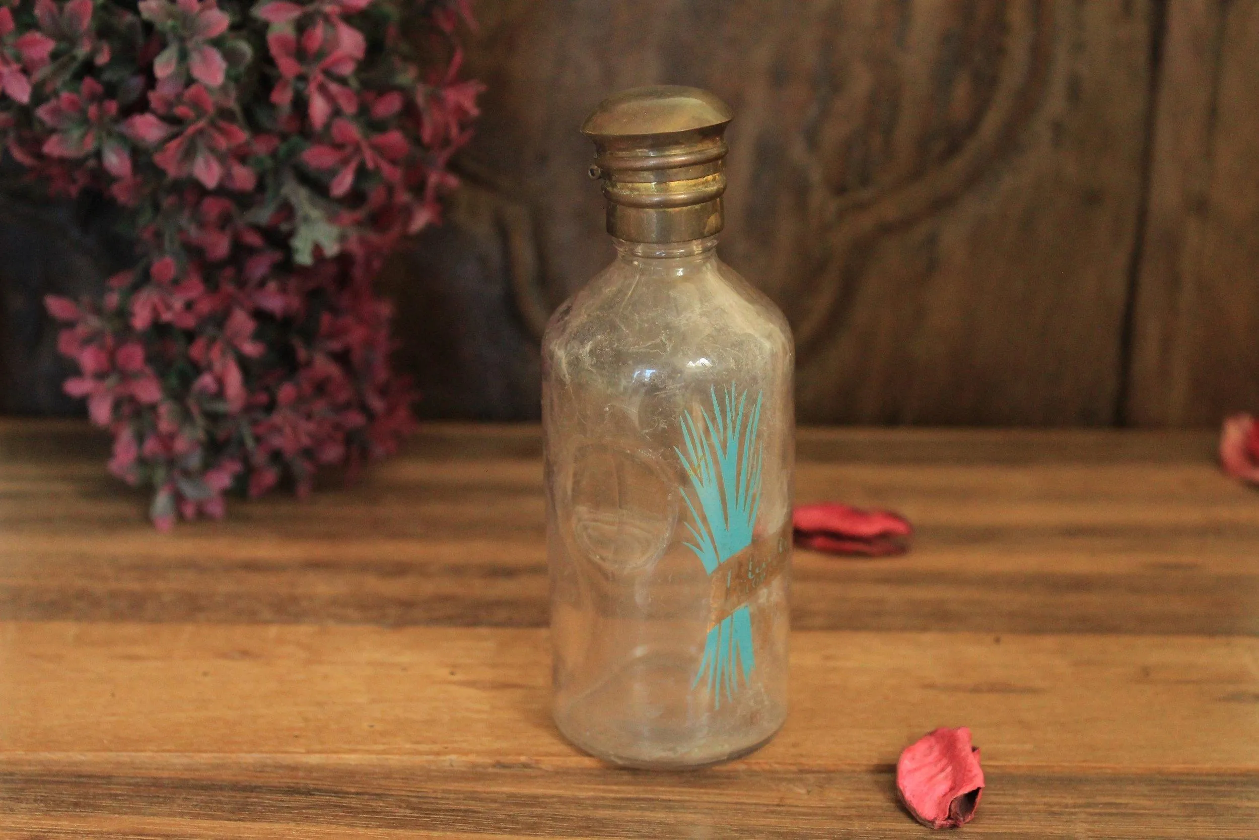 Beautiful Designer Glass Bottle Size- 4.5 x 4.5 x 12 cm