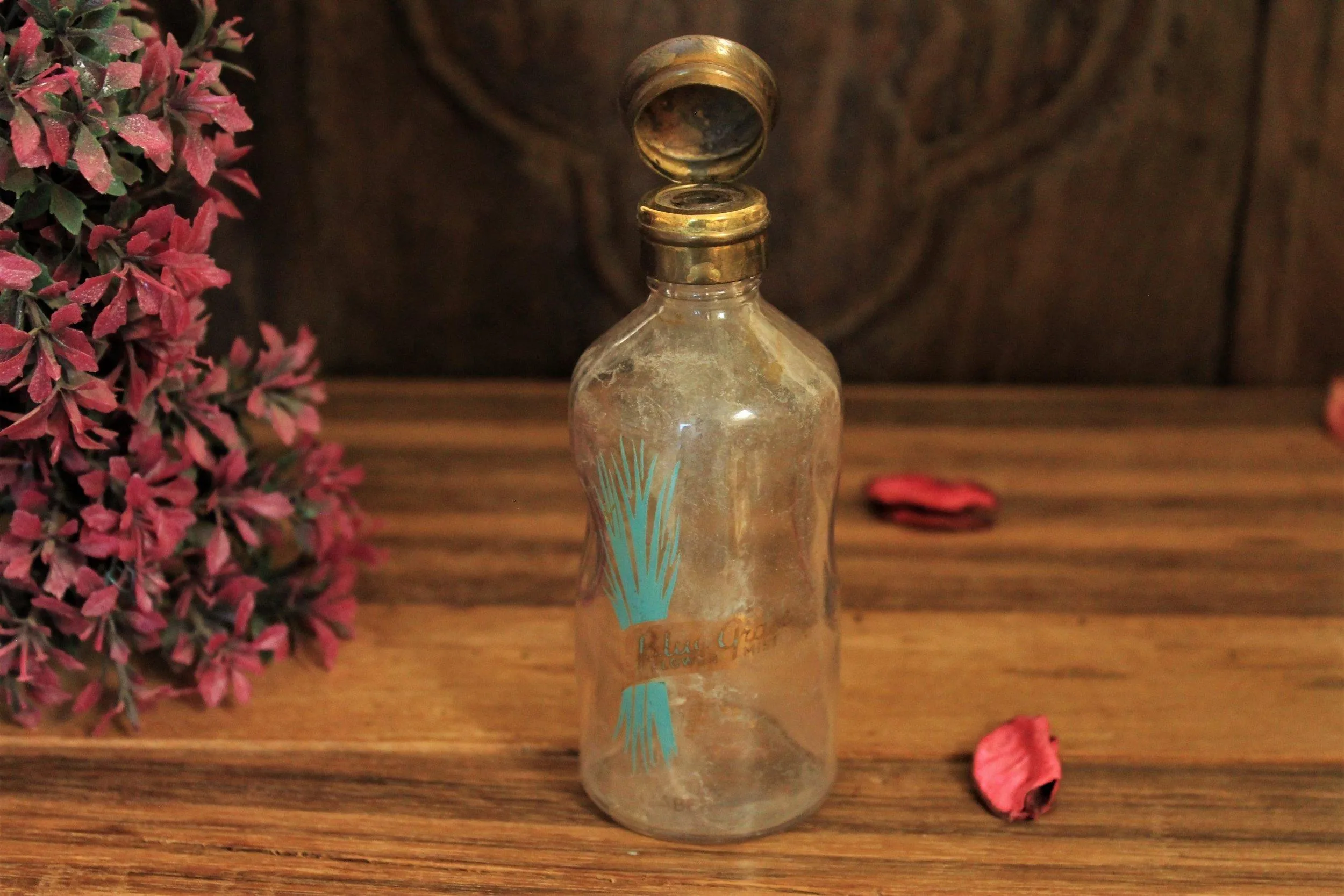 Beautiful Designer Glass Bottle Size- 4.5 x 4.5 x 12 cm