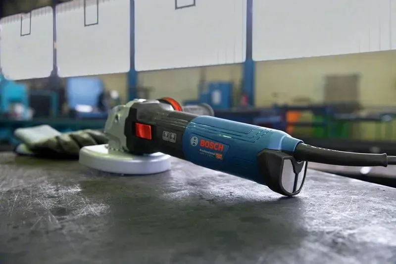 Bosch Professional | Angle Grinder GWS 17-125