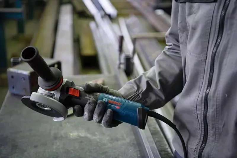 Bosch Professional | Angle Grinder GWS 17-125