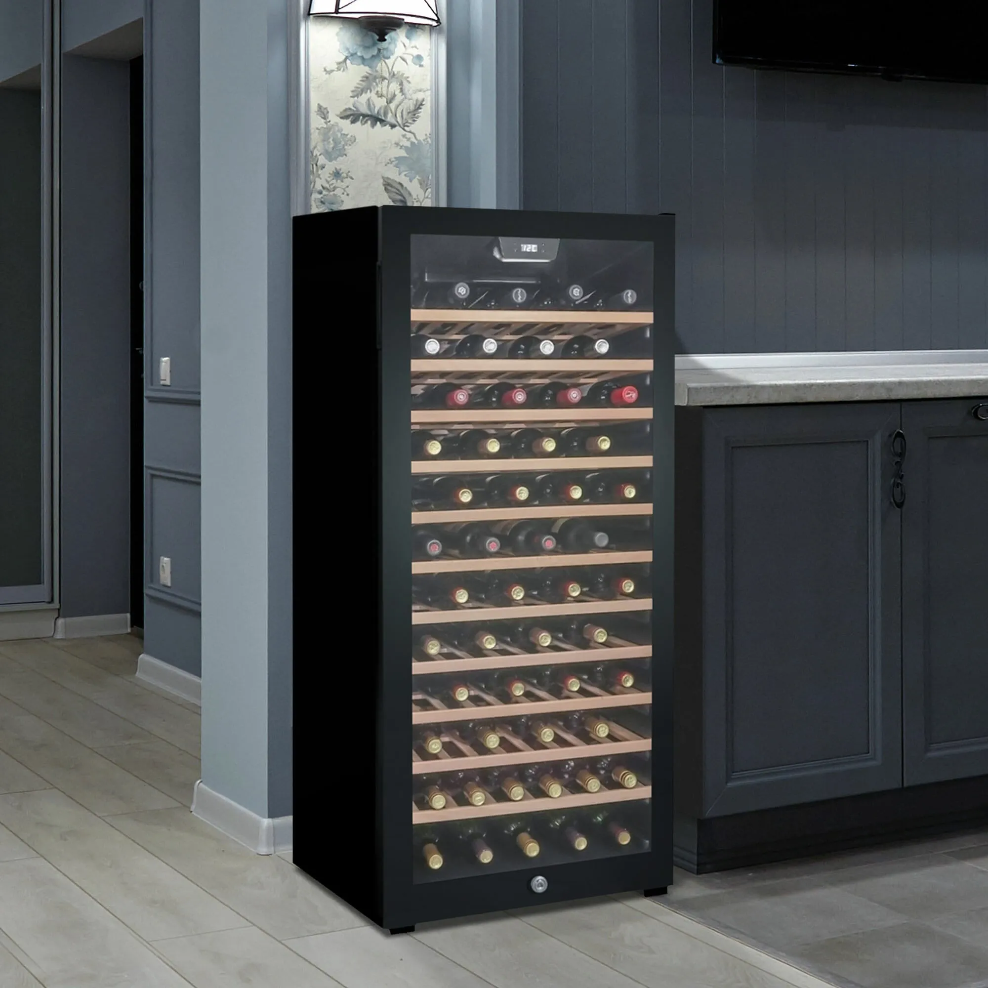 Danby - 21.6 Inch 94 Bottles cu. ft Wine Fridge Refrigerator in Black - DWC94L1B